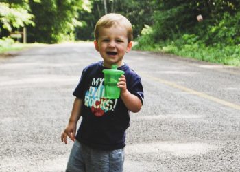 Ärmere Kinder und Familien leiden stärker unter der Hitze als der Rest
