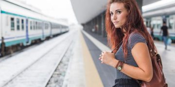 Die EU-Kommission will den Bahnverkehr liberalisieren// Bild: freepik