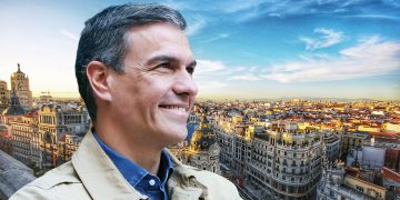 Pedro Sánchez en Úbeda Madird im Hintergrund