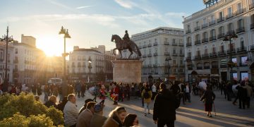 Spanien erhöht Mindestlohn und verkürzt Arbeitszeit// Bild: unsplash/Alex Moliski