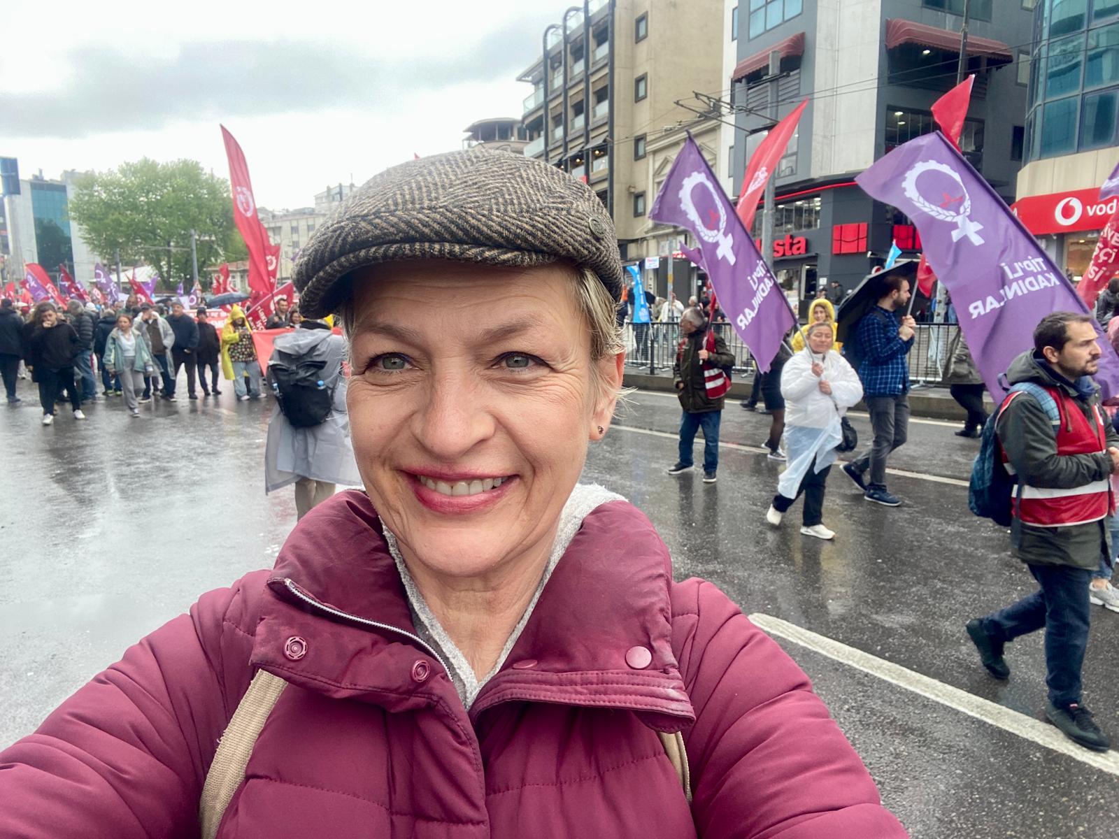 Sabine Küper-Büsch bei der Demo am 1. Mai (Foto: Sabine Küper-Büsch)
