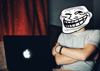rechtsextremistische Inhalte auf 9GAG// Foto: Montage / Unsplash