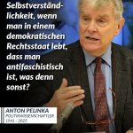 Anton Pelinka war einer der bekanntesten Politikwissenschaftler Österreichs. Er forschte und veröffentliche zahlreiche Bücher und Artikel zur Österreichischen Republik, zu Demokratie und Rechtsextremismus. Für seine umfangreiche publizistische Arbeit wurde Pelinka wiederholt ausgezeichnet. Zitat: Es ist eine Selbstverständlichkeit, wenn man in einem demokratischen Rechtsstaat lebt, dass man antifaschistisch ist, was denn sonst? Anton Pelinka
