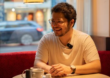 Kabarettist "Der Kuseng" im Interview (Foto: Majd Madani/Kontrast Redaktion)