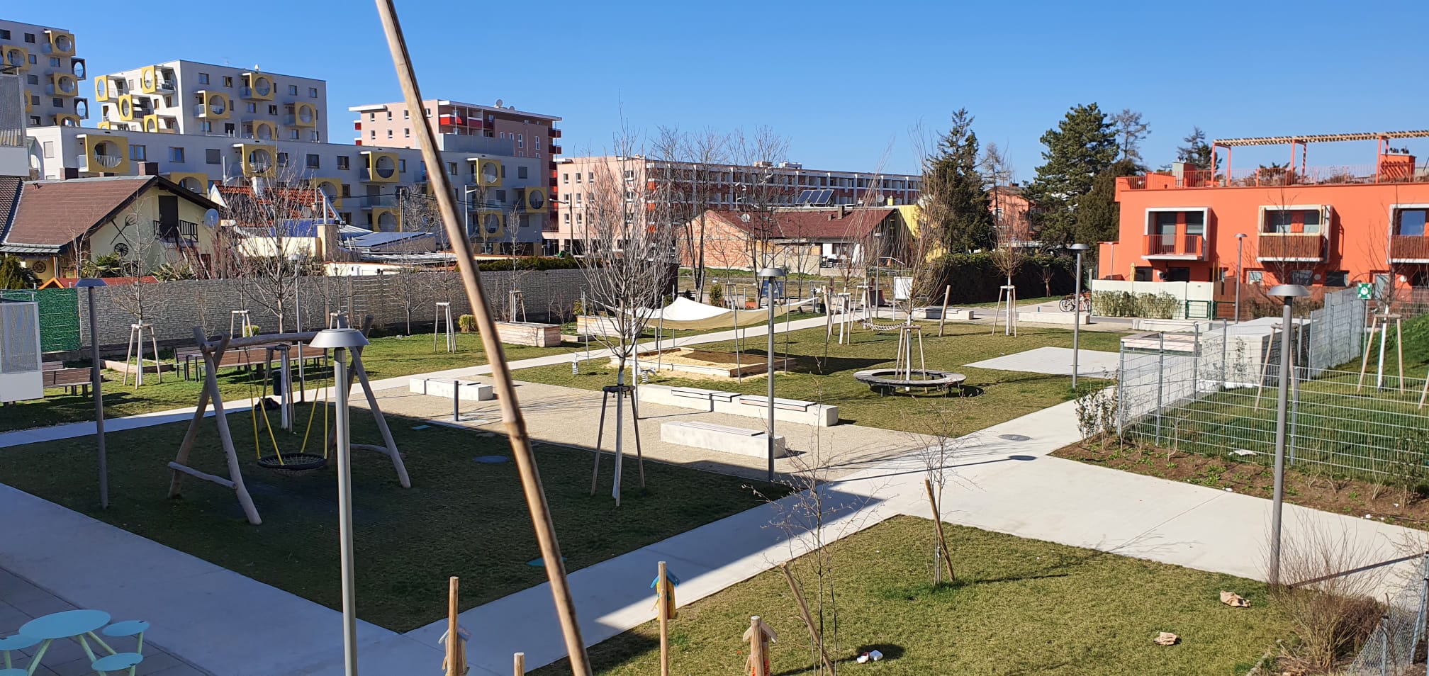 Kinderspielplatz im Innenhof Wohnprojekt Campo Breitenlee (Foto: JUNO)