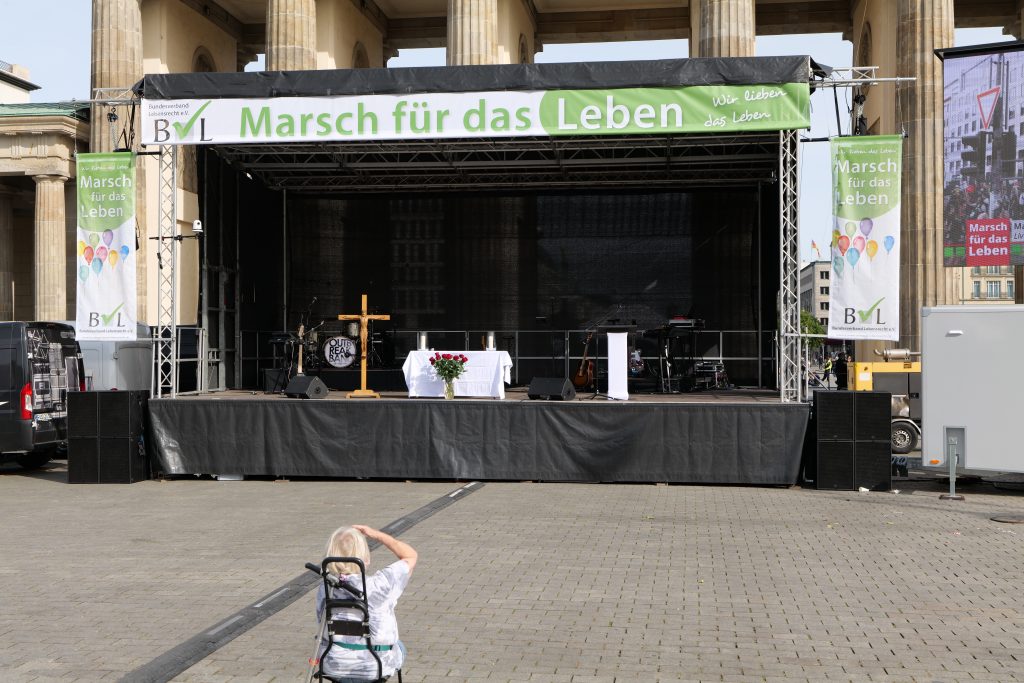 Bühne von Marsch für das Leben, Berlin 2020, Foto: Wikimedia Commons