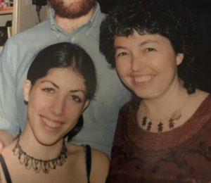 Vered Berman mit ihrer Mutter. (Foto: Vered Berman, zVg)