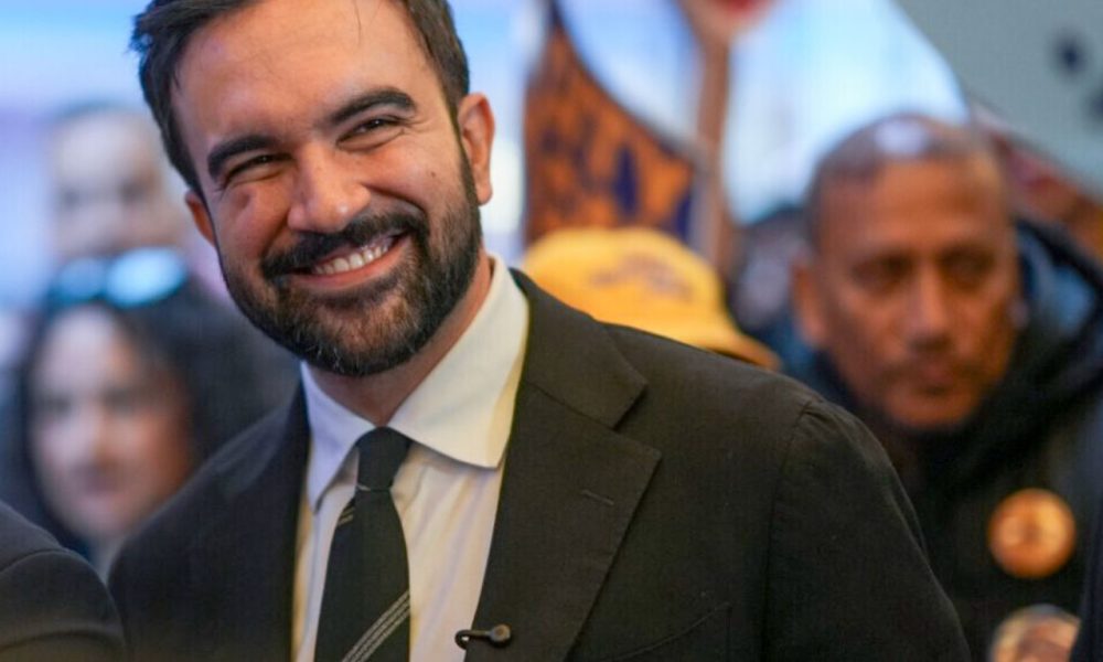 Zohran Mamdani auf dem Weg zu einer Debatte am 16.10.2025 in New York. (Foto:AP Photo/Angelina Katsanis/APA Picturedesk)