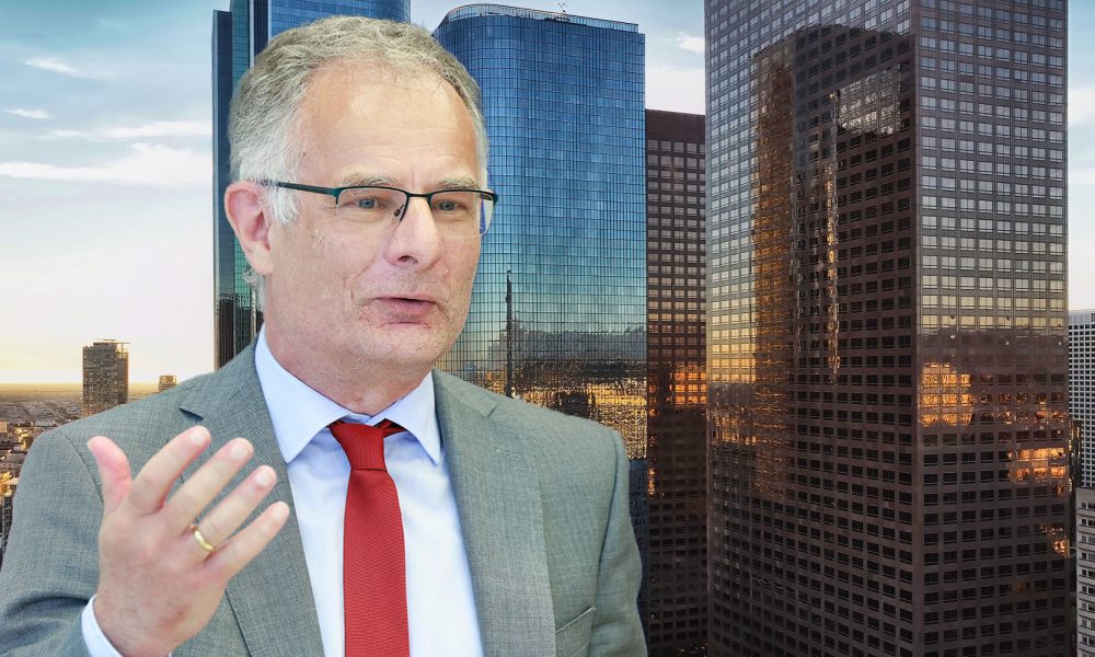 Markus Marterbauer vor Skyline