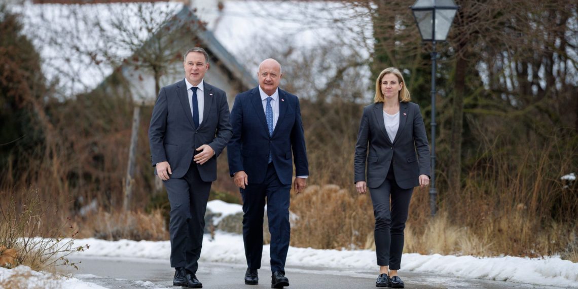 Klausurtagung der Bundesregierung in Mauterbach, Jänner 2026; mit Bundeskanzler Christian Stocker, Vizekanzler Andreas Babler und Bundesministerin Beate Meinl-Reisinger, BKA/Andy Wenzel