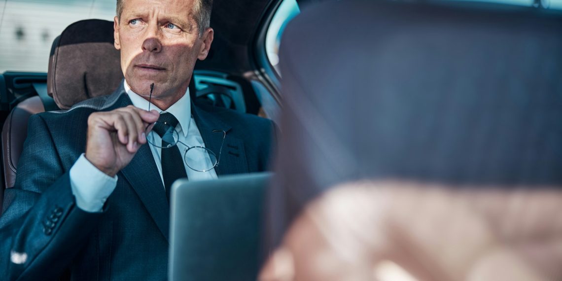 Reiche, Millionäre, Wirtschaftsliberale, Agenda-Setting, Foto: Getty Images, Unsplash +