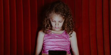 Cybergrooming - Foto: unsplash-Nick Fancher