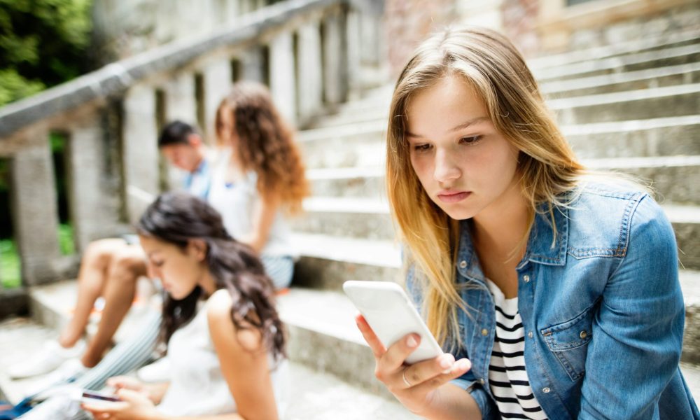 Cybergrooming, Sextorting, Catfishing erklärt Foto: unsplash/getty