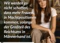 Gloria Steinem ist eine US-amerikanische Journalistin und Aktivistin und eine der wichtigsten Stimmen der Frauenbewegung. Seit den 1960er-Jahren setzt sie sich für Gleichberechtigung und gegen Diskriminierung von Frauen ein. Bekannt wurde sie auch als Mitgründerin des feministischen Magazins „Ms.“. Große Aufmerksamkeit bekam sie durch ihre Reportage „A Bunny’s Tale“, für die sie undercover in einem Playboy Club arbeitete. Darin deckte sie die schlechten Arbeitsbedingungen und den respektlosen Umgang mit Frauen auf und machte diese Missstände öffentlich. Zitat: Wir werden es nicht schaffen, dass mehr Frauen in Machtpositionen kommen, solange der Großteil des Reichtums in Männerhand ist. Gloria Steinem