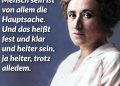 Rosa Luxemburg war politische Theoretikerin, Revolutionärin und eine der herausragendsten Vertreterinnen der Arbeiterbewegung. Geboren im heutigen Polen, setzte sie sich für die Rechte von Arbeiter:innen und gegen soziale Ungleichheit ein. Sie gehörte zu den schärfsten Kritikerinnen des Ersten Weltkriegs und prangerte die Ausbeutung der Arbeiterklasse durch Krieg und Kapitalismus an. Ihre Überzeugung, dass wahre Freiheit auch die Freiheit Andersdenkender umfasst, ist eines der wesentlichen demokratischen Prinzipien. Im Jänner 1919 wurden Luxemburg und ihr Genosse Karl Liebknecht durch rechtsgerichtete Freikorps ermordet. Zitat: Sieh, dass du Mensch bleibst. Mensch sein ist von allem die Hauptsache. Und das heißt fest und klar und heiter sein, ja heiter, trotz alledem. Rosa Luxemburg