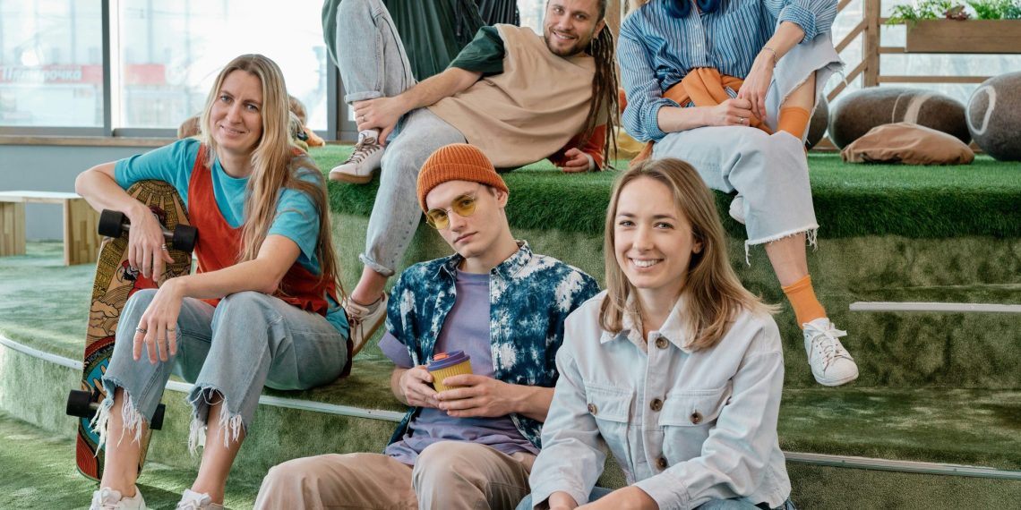 Junge Menschen erzählen in der Ö3-Jugendstudie 2026, was sie bewegt. (Foto: Unsplash)