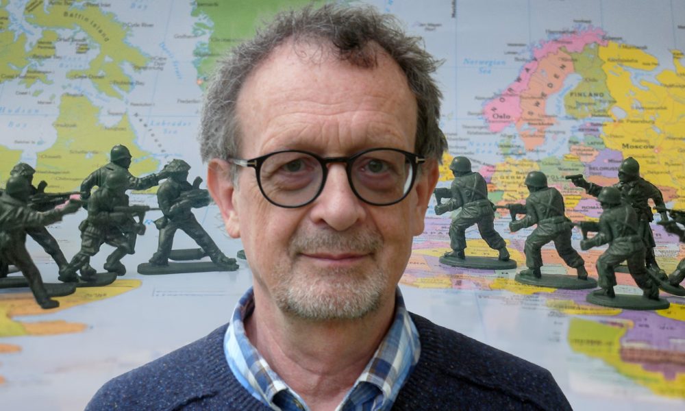 „Krieg ist kein Naturgesetz“ – Friedensforscher Wintersteiner über Aufrüstung, Ungleichheit und Optimismus - Foto: Wintersteiner / CC BY-SA 4.0 & Unsplash