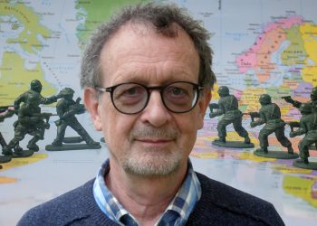 „Krieg ist kein Naturgesetz“ – Friedensforscher Wintersteiner über Aufrüstung, Ungleichheit und Optimismus - Foto: Wintersteiner / CC BY-SA 4.0 & Unsplash