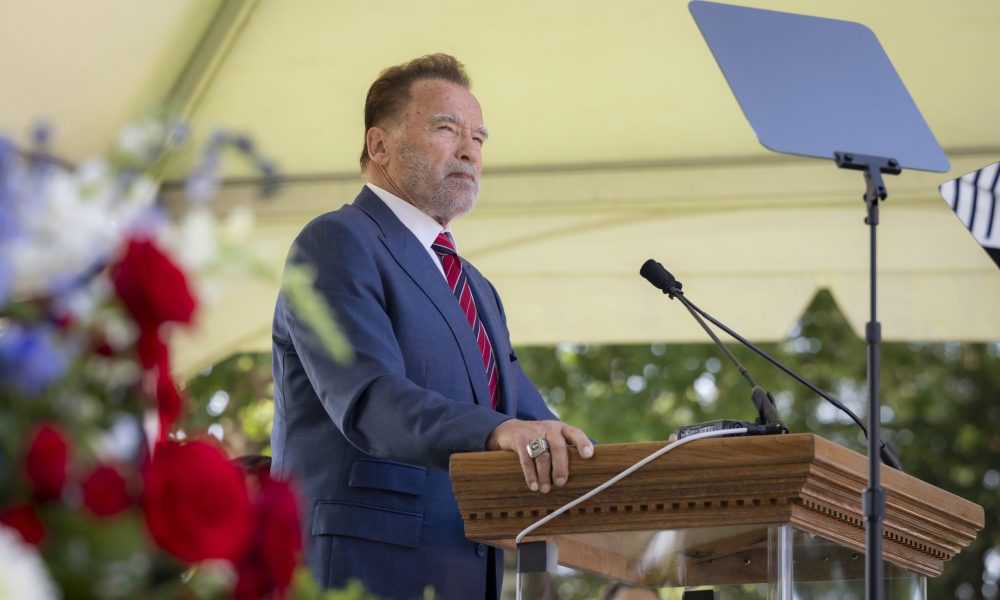 Arnold Schwarzenegger bei einer Rede in Mount Vernon, Virginia, 4. Juli 2025 (Foto: DHS)
