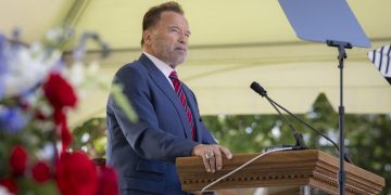 Arnold Schwarzenegger bei einer Rede in Mount Vernon, Virginia, 4. Juli 2025 (Foto: DHS)
