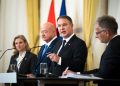 Regierung erklärt Doppelbudget 2027-28 auf Pressekonferenz (Foto: BKA/Christopher Dunnker)