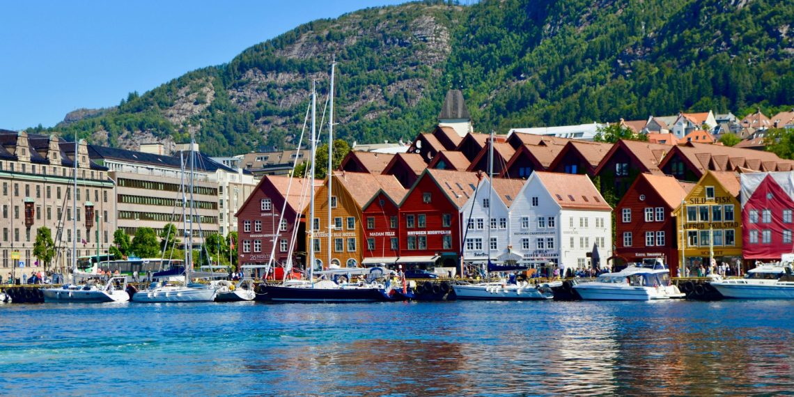 Bergen in Norwegen (Foto: Unsplash/Annika Ashley)