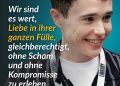 Elliot Page ist ein kanadischer Schauspieler und Aktivist. Internationale Bekanntheit erlangte er durch seine Hauptrolle im Film "Juno" (2007), für die er für einen Oscar nominiert wurde. Weitere Erfolge feierte er mit Filmen wie "Inception" und der Netflix-Serie "The Umbrella Academy". Seit seinem Coming-out als trans Mann im Jahr 2020 setzt sich Page öffentlich für die Rechte und die Sichtbarkeit von trans- und queeren Menschen ein. Er gilt heute als eine der bekanntesten Stimmen für Gleichberechtigung und gesellschaftliche Akzeptanz von LGBTIQ+-Personen. Zitat: Wir sind es wert, Liebe in ihrer ganzen Fülle, gleichberechtigt, ohne Scham und ohne Kompromisse zu erleben. Elliot Page