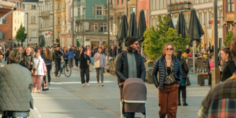 Menschen in Österreich (Foto Unsplash)