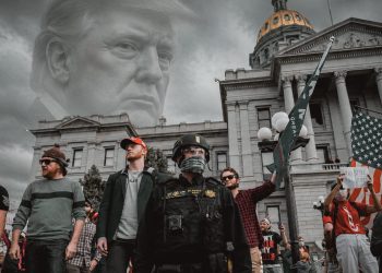 Proteste vor dem Kapitol 2021 (Bild: Colin Lloyd/Unsplash; KI-Montage)