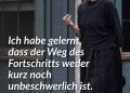 Marie Curie war eine der bedeutendsten Wissenschaftlerinnen des 20. Jahrhunderts und die erste Frau, die einen Nobelpreis erhalten hat. Sie wurde vor allem durch ihre Forschungen zur Radioaktivität bekannt, ein Begriff, den sie selbst prägte. Gemeinsam mit ihrem Mann Pierre Curie entdeckte sie die Elemente Polonium und Radium. Heute vor 92 Jahren ist sie im Alter von 66 Jahren verstorben. Zitat: Ich habe gelernt, dass der Weg des Fortschritts weder kurz noch unbeschwerlich ist. Marie Curie
