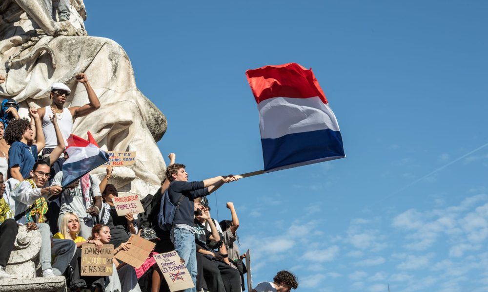 Schülerproteste bringen Frankreichs Regierung unter Druck. (APA-Images / Action Press / ISA HARSIN)