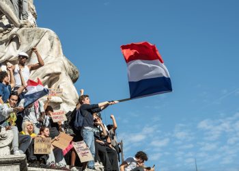 Schülerproteste bringen Frankreichs Regierung unter Druck. (APA-Images / Action Press / ISA HARSIN)