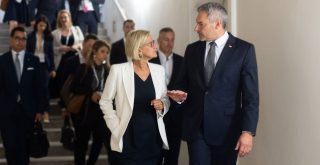 Johanna Mikl-Leitner und Karl Nehammer - Foto: BKA/Christopher Dunker